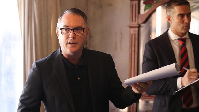 WEEKEND TELEGRAPH OCTOBER 7, 2022: Weekend auction at 165 Crown St, Darlinghurst. The Terrace was last sold in 1977 and was sold today for 2,985,000 dollars with a reserve of 2.5 million. Auctioneer was John McGrath. Picture: David Swift