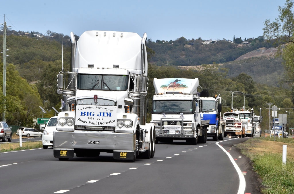 Lights on the Hill convoy leaves Withcott heading to Gatton. September 2017. Picture: Bev Lacey