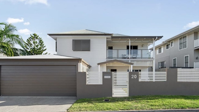 This property at 20 Meemar St, Chermside, sold at auction for $100,000 over reserve. Image supplied by Ray White.