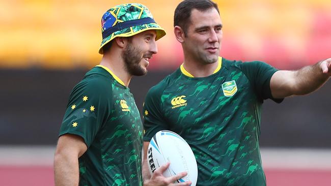 Ben Hunt chats to Cameron Smith at Kangaroos training.