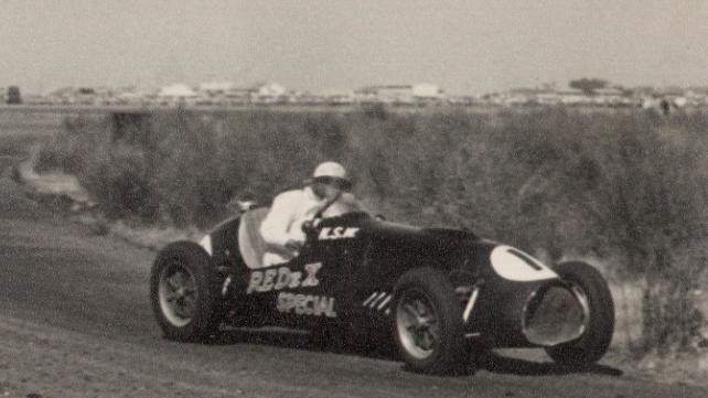 Arthur Wylie races his Wylie Javelin at Altona around 1954.