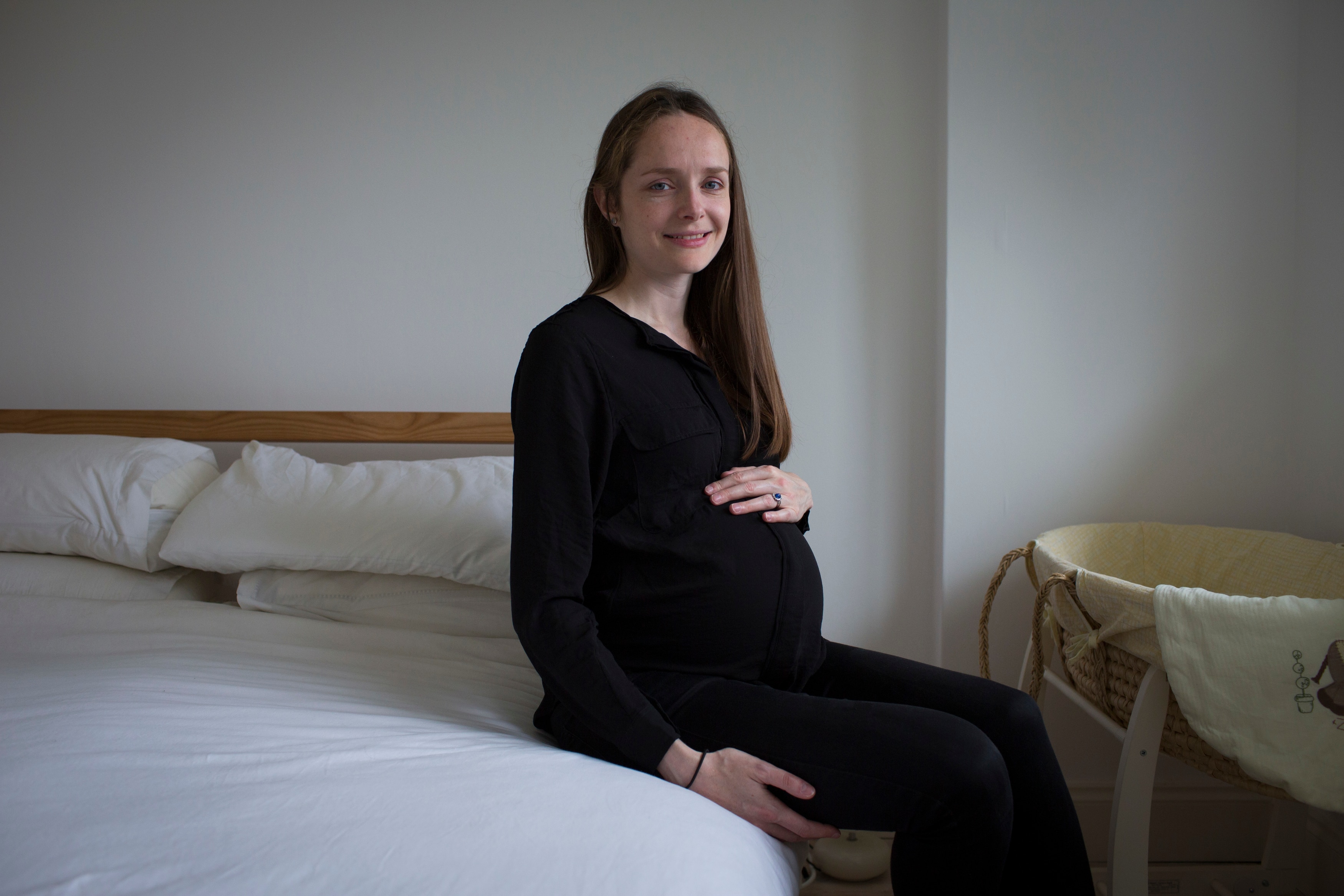 Сестра подсказала. Беременные женщины в роддоме. Фото беременных женщин в роддоме. Беременные в разных странах.