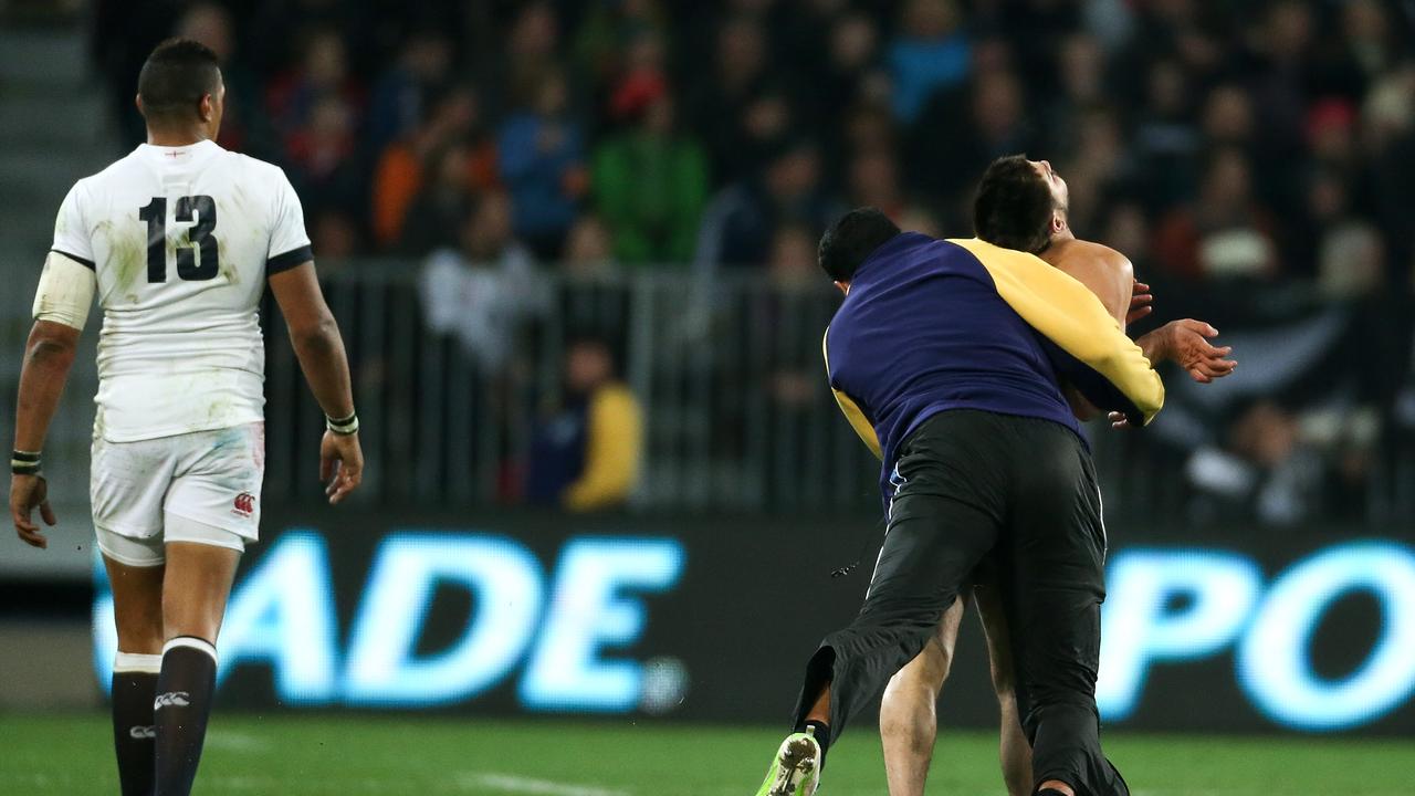 Lurch considered tackling streaker during All Blacks Test