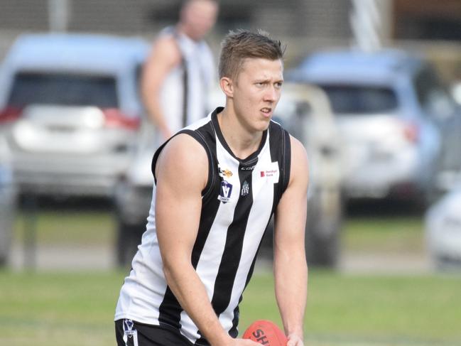 Jake Richardson lines up for goal. Picture: Tyler Lewis