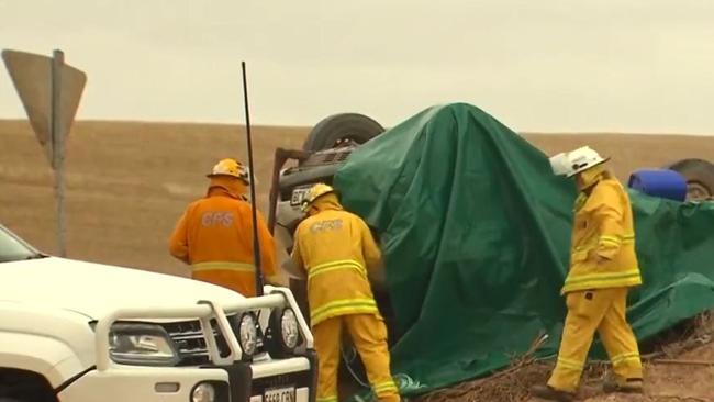 Emergency services at the scene of a fatal crash at Alford, north of Kadina at Yorke Peninsula. Picture: 7NEWS