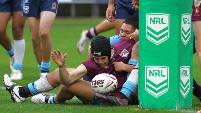 Marley Mclaren scores a try. Picture: Tertius Pickard