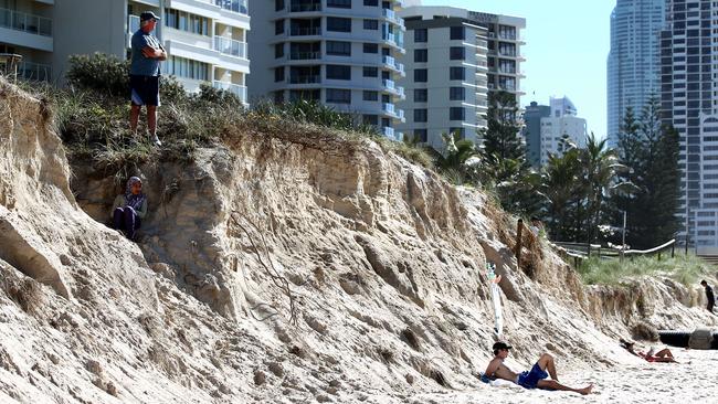 Broadbeach or steep beach? Erosion at Broadbeach on the Gold Coast.<i/>