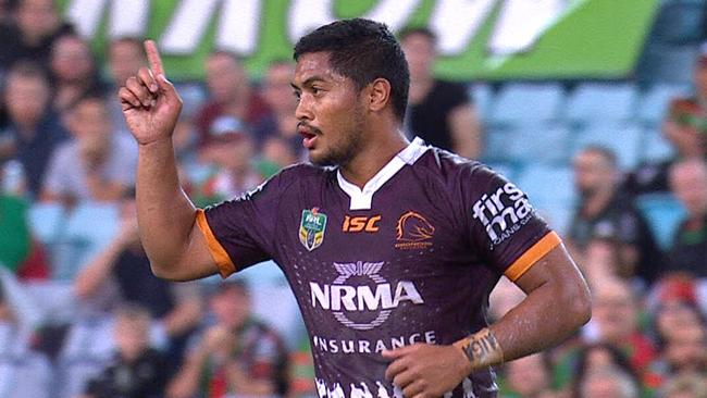 Anthony Milford celebrates a field goal against the Rabbitohs.