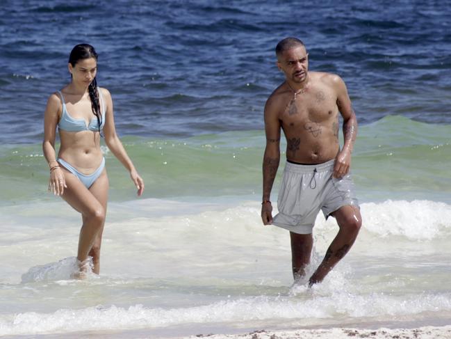 Supermodel Shaik and her man turn up heat at Mexican beach