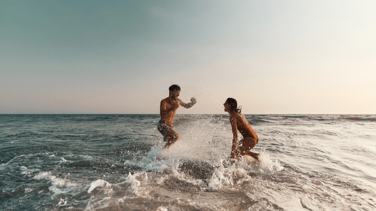 <h3>The two types of long-distance love affairs</h3><p><span>When it comes to giving advice for <a href="https://www.bodyandsoul.com.au/sex-and-relationships/datang-and-relationships/benevolent-sexism/news-story/479f2ee49990237b409f72726b196237" target="_blank" rel="noopener">long-distance lovers</a>, relationships coach Stephanie Rigg says you can break down these <a href="https://www.bodyandsoul.com.au/sex-and-relationships/dating-and-relationships/swap-cuffing-season-for-culling-season/news-story/2b026b41e12e1f73399ac6e592f53cac" target="_blank" rel="noopener">relationships</a> into two types.&nbsp;</span></p><p><span>&ldquo;As a starting point, you can delineate between relationships that are long-distance from the outset &ndash; so if you met someone while you were travelling and you were always going to be long distance &ndash; as opposed to a relationship that you're already in and for whatever reason circumstances dictate that you need to be long distance for a period of time, or perhaps in an open-ended way,&rdquo; she tells Body+Soul.</span></p><p><span>If you&rsquo;re in the latter situation &ndash; an already established relationship and you have to be apart for a time &ndash; Rigg says it can almost be </span><i><span>easier.&nbsp;</span></i></p><p><span>&ldquo;Because you already have a baseline foundation of intimacy and knowing each other so you might have a bit more in the tank to sustain that time apart,&rdquo; she says.&nbsp;</span><span>&ldquo;Whereas it might be hard to create that level of intimacy, connection and depth of knowing another person when you live apart and you're not involved in each other's lives on a day-to-day basis.</span></p><p><span>&ldquo;You don't have insight into all of those everyday things that can create intimacy and connection, and that can be really hard.&rdquo;</span></p><p><span>So, before you agree to go the distance &ndash; whether you&rsquo;ve just met an overseas pen pal or your lover is headed for the departure gates &ndash; here are five things you need to know.&nbsp;</span></p>