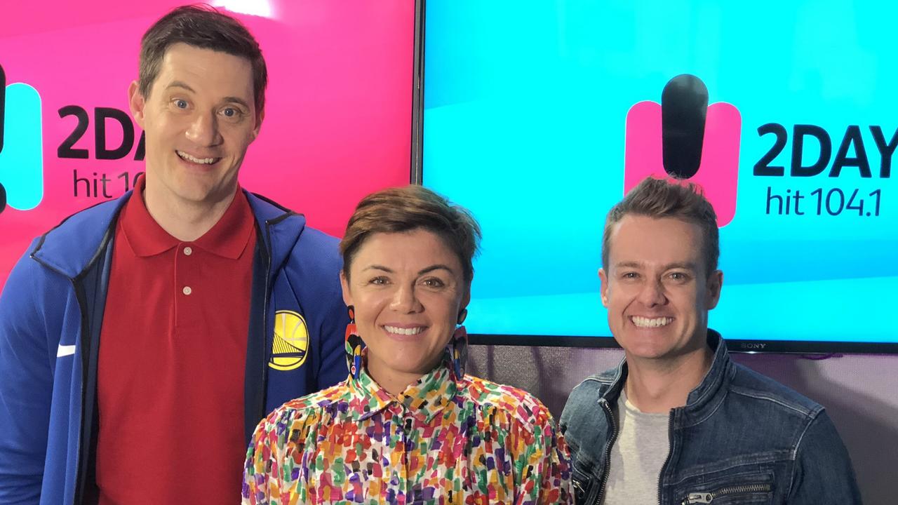 Ed Kavalee, Em Rusciano and Grant Denyer hosted the 2Day FM breakfast show. After Rusciano quit, Ash London replaced her.