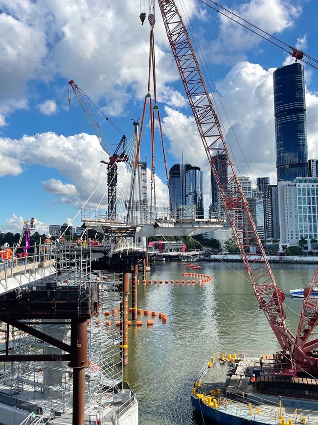 The much-anticipated Kangaroo Point Bridge is taking shape with the delicate operation to install the final span of the city-shaping project completed this week. Photo: Brisbane City Council.