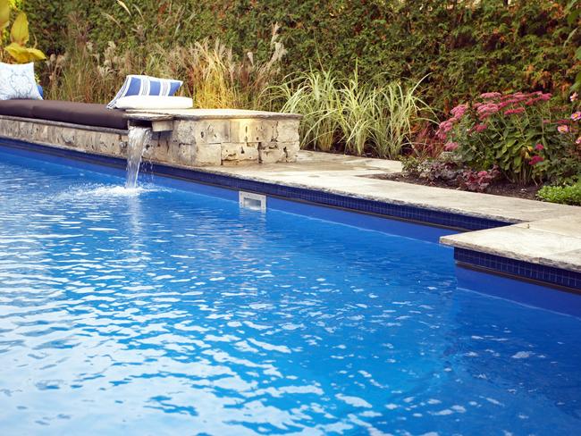 Generic pic of a backyard swimming pool - pools r/e /Jul /2007