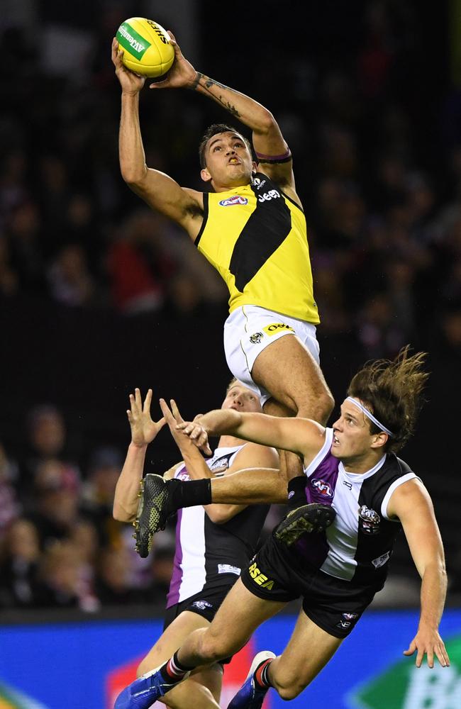 Sydney Stack reels in a massive hanger against St Kilda on Sunday. Picture: AAP Image/Julian Smith.