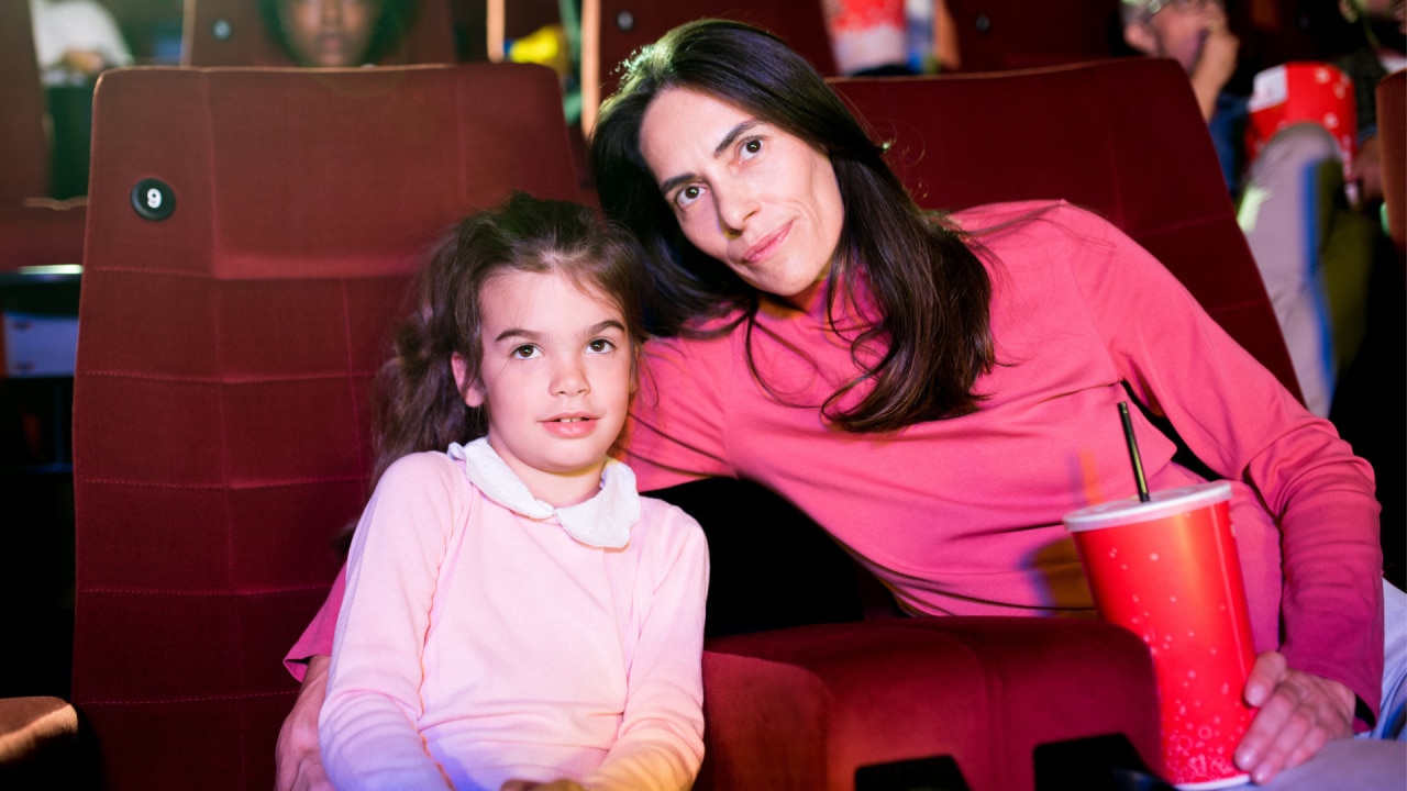 Mum asks woman to switch seats with her during Barbie movie Reddit weighs in Kidspot
