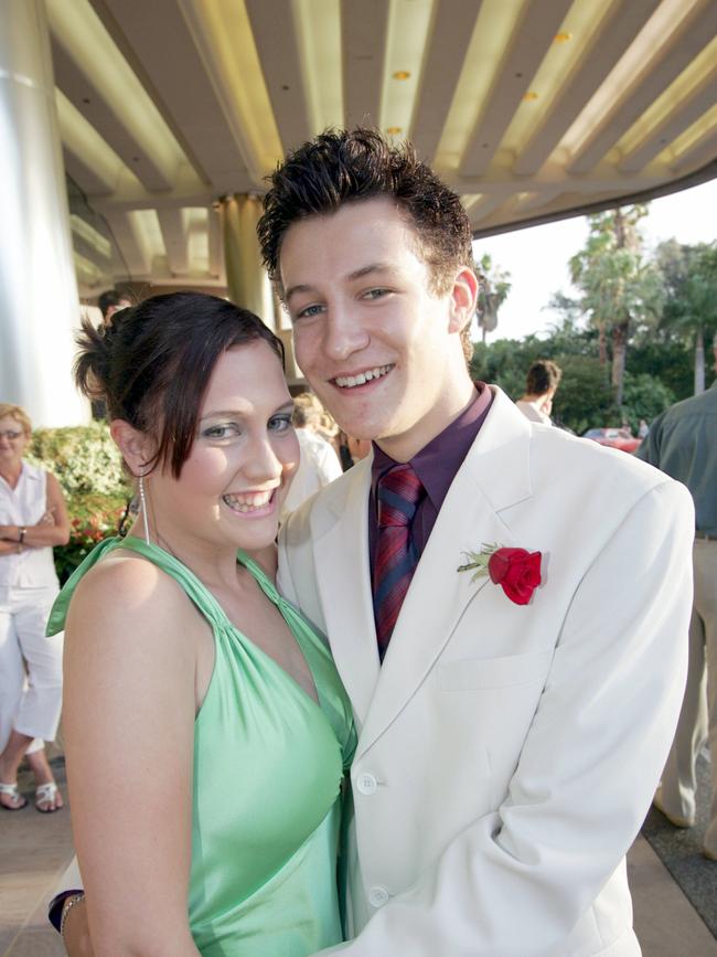 NOVEMBER 15, 2004: Palm Beach Currumbin State High School formal held at Conrad Jupiters. Kirsty Palmer and Heath Keating. PicMike/Batterham