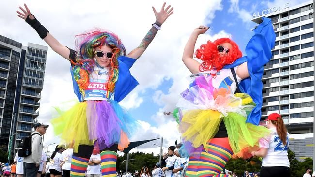 Kaitlin Miceli and Nikol Skondrianos get ready for the race.Runners and Walkers for the  fun run.Sunday August 28, 2022. Picture, John Gass