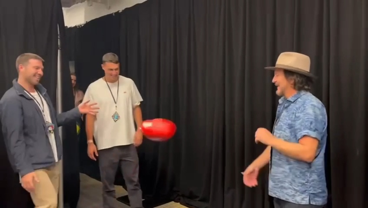 Toby Greene teaches Pearl Jam to kick a Sherrin