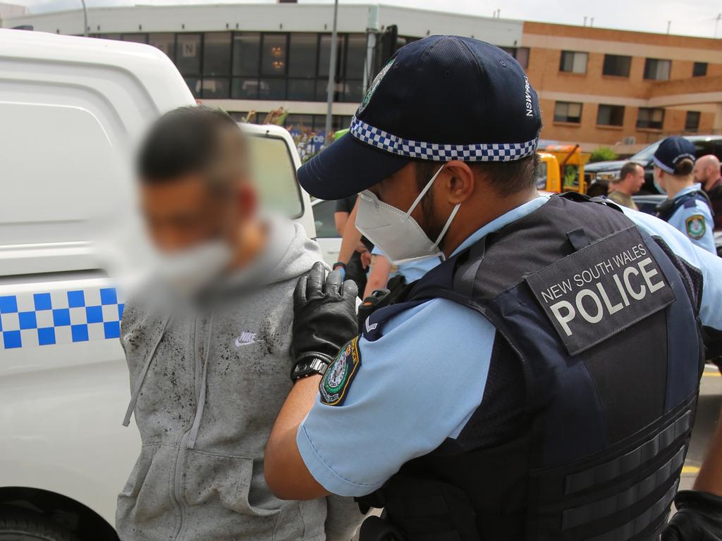 Robbery and Serious Crime Squad detectives arrested five men following an investigation into the alleged kidnapping of one man, and conspiracy to kidnap another. Supplied: NSW Police