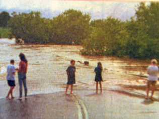 1999 FLOOD Gympie residents near Kidd Bridge on the evening  of Monday the 8, as the Mary River steadily rose, few realised what was about to happen over the next 24 hours. Picture: Renee Albrecht