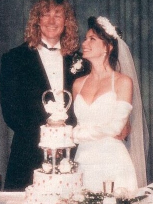 Shania Twain and Robert 'Mutt' Lange on their wedding day.