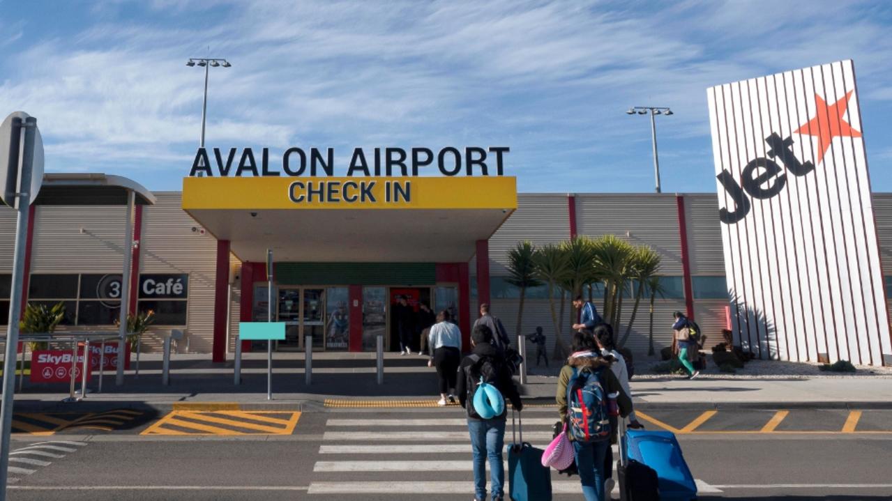 A petition has been launched for Jetstar to bring back flights from Avalon to Hobart.