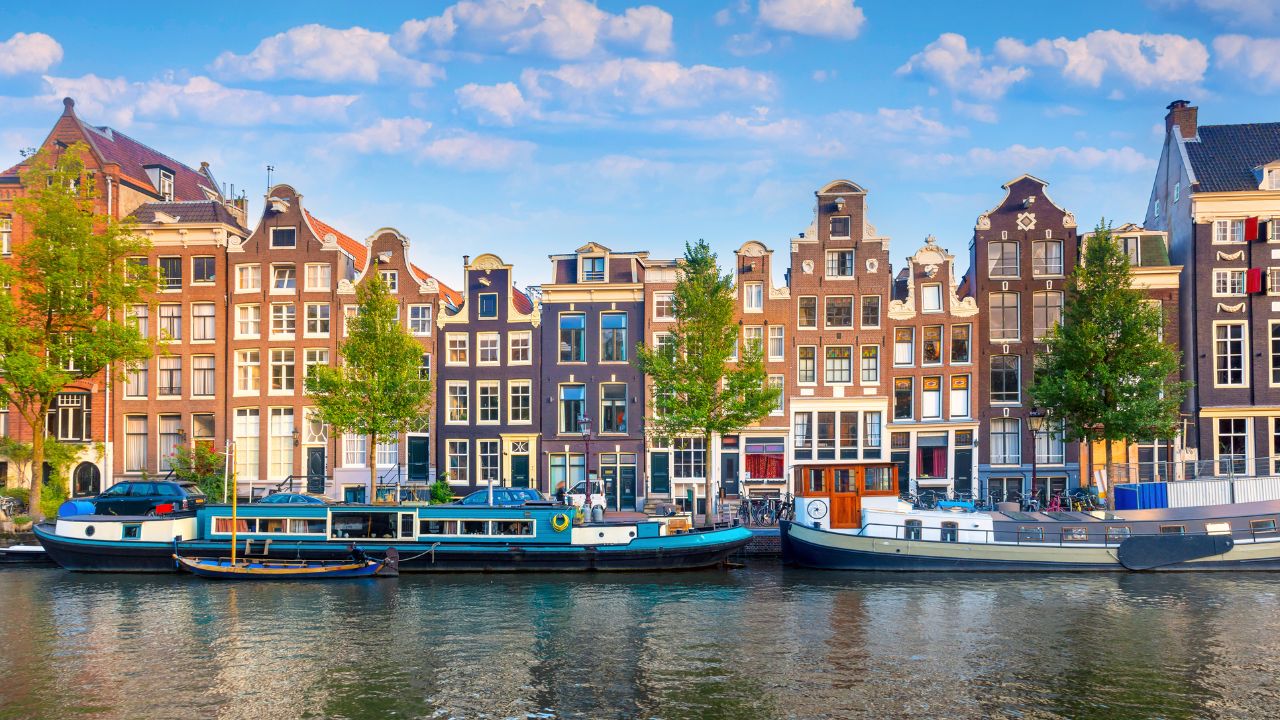 Amsterdam has more than 100km of canals, with 90 islands and 1500 bridges.