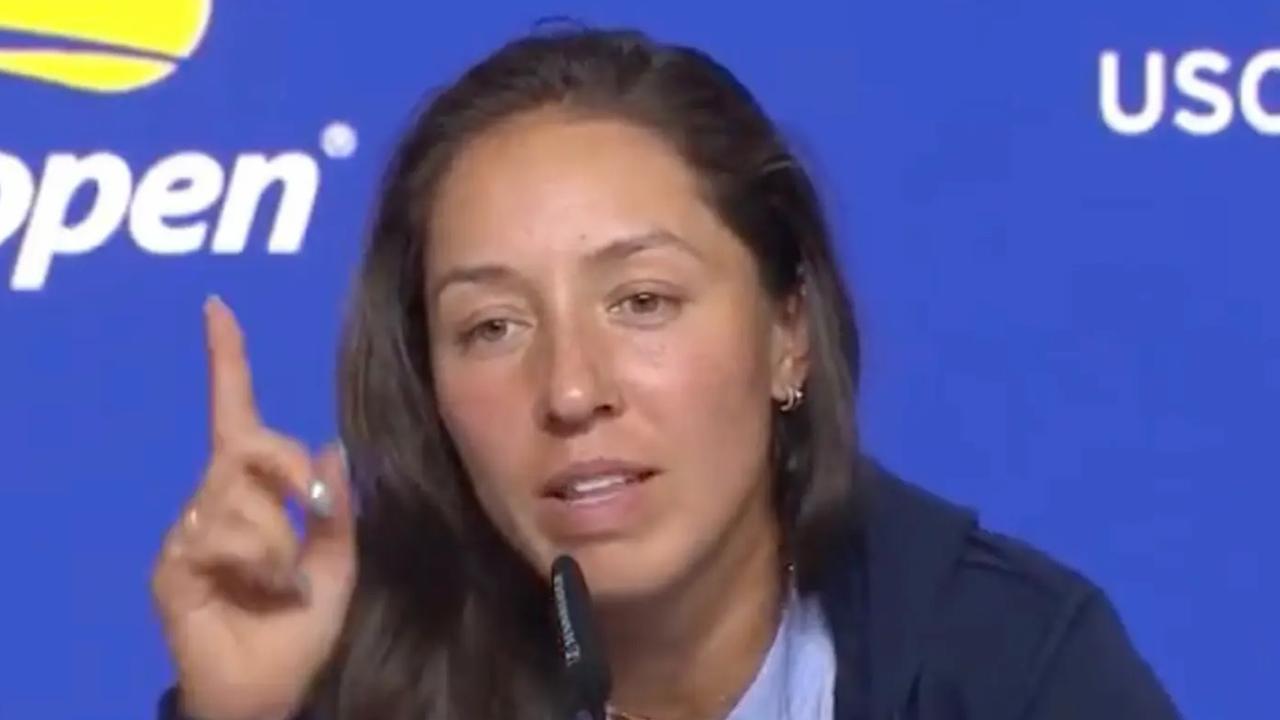 Jessica Pegula scolds journo in presser.