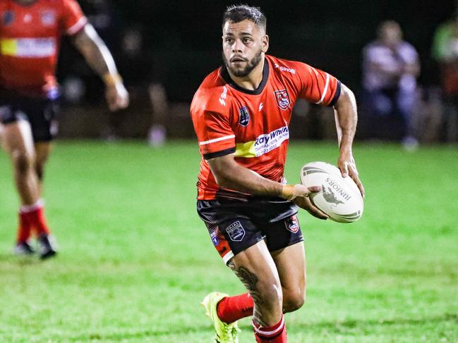 Kyle King-Bird prepares to pass for the Comets. Picture: Warren Gannon Photography