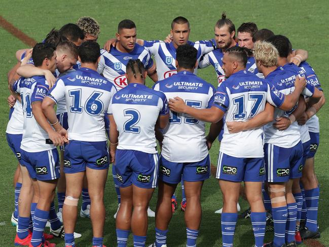 The Bulldogs in a huddle during the Round 1 NRL match between the Warriors and the Canterbury-Bankstown Bulldogs at Mt Smart Stadium in Auckland, New Zealand, Saturday, March 16, 2019. (AAP Image/David Rowland) NO ARCHIVING, EDITORIAL USE ONLY