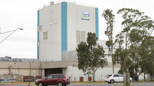 Farmers oppose the sale of Fonterra’s Cobden plant to Saputo or Bega, given it would dramatically lessen competition in Australia’s most productive dairy region.