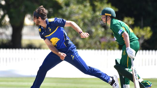 Gold Coast bowler Michael Neser in action against Wynnum Manly Picture, John Gass