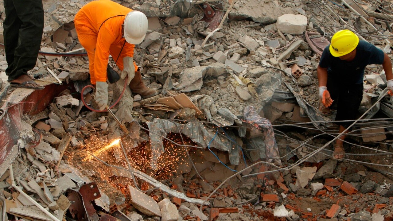 Quarantine centre in China collapses