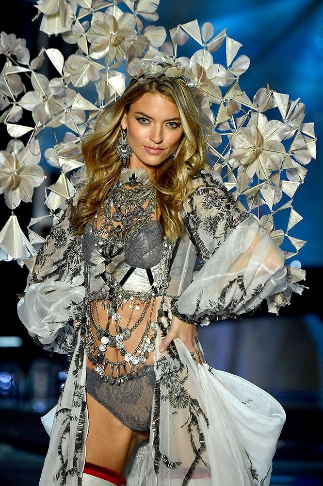 Here's Every Single Model Walking in the 2017 Victoria's Secret Fashion  Show
