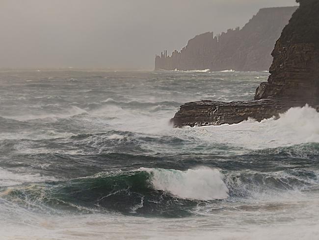 Maingon Bay. Picture: Ron Rainbow. Your Focus on Tasmania ***ONE TIME USE ONLY***