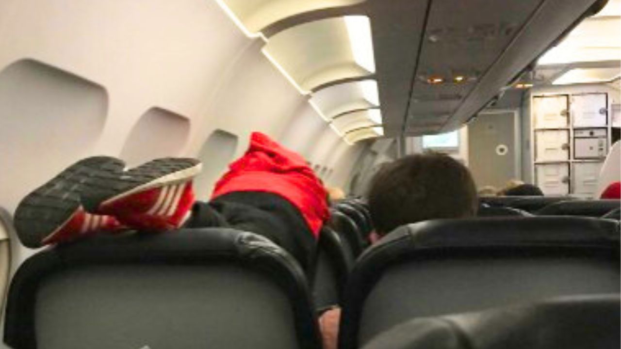 Someone didn't pay attention to the flight safety demonstration.  Source: Reddit