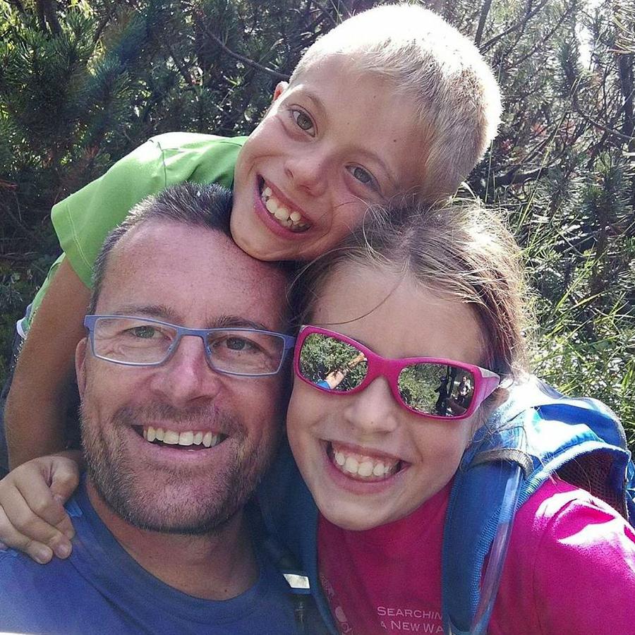 Mario Bressi, 45, took a selfie with twins Diego and Elena just hours before killing them and himself. Picture: CEN/australscope