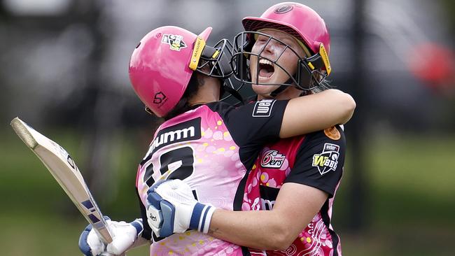 Alyssa Healy of the Sixers. Photo by Jonathan DiMaggio/Getty Images