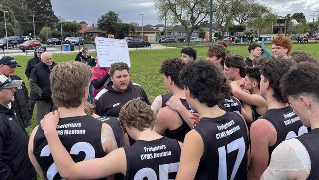 Wadley speaks to the under-19s in 2024. Picture: Supplied.