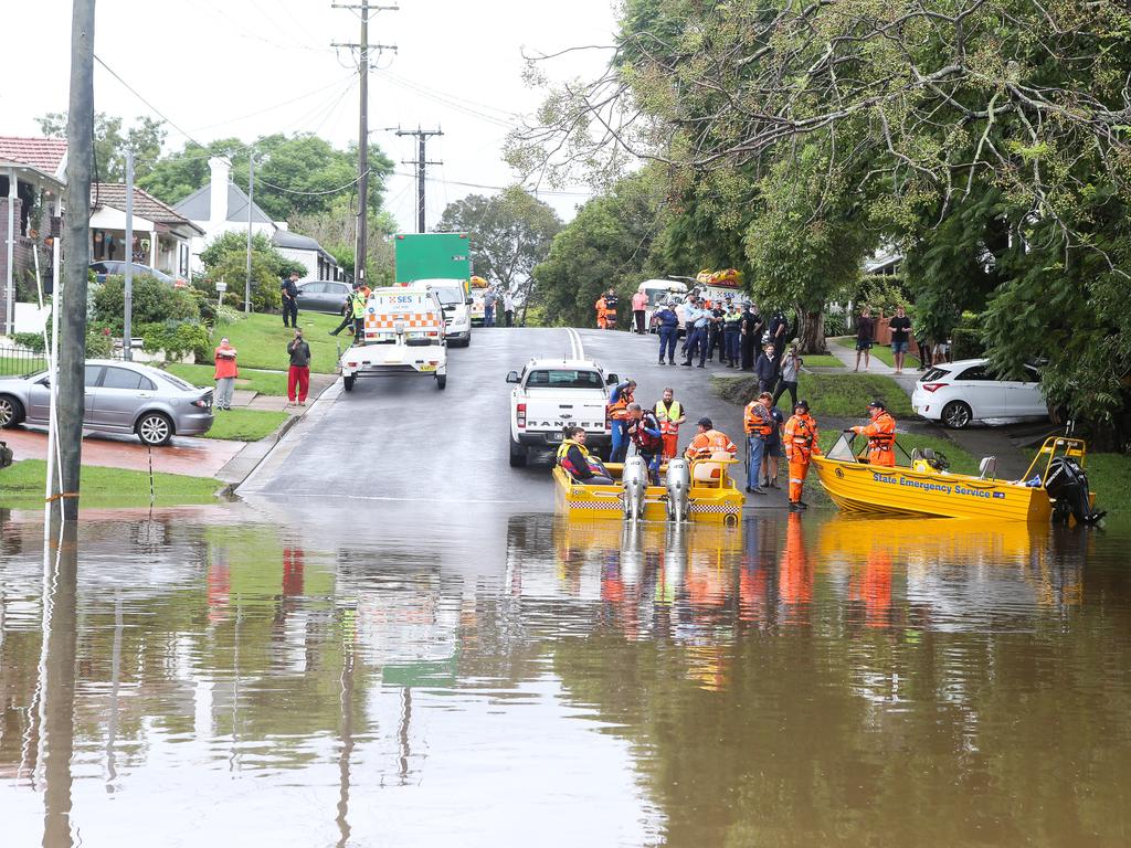 NSW, QLD Weather: Photos Of Floods In NSW, QLD As Victoria Warned | The ...