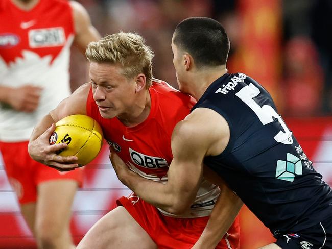 Why Heeney, Swans are doing things differently this time