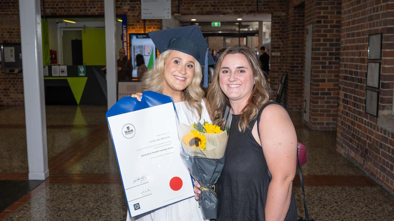 03-02-2025 Deakin University graduation Olivia Spitalnic and Sharon Admon