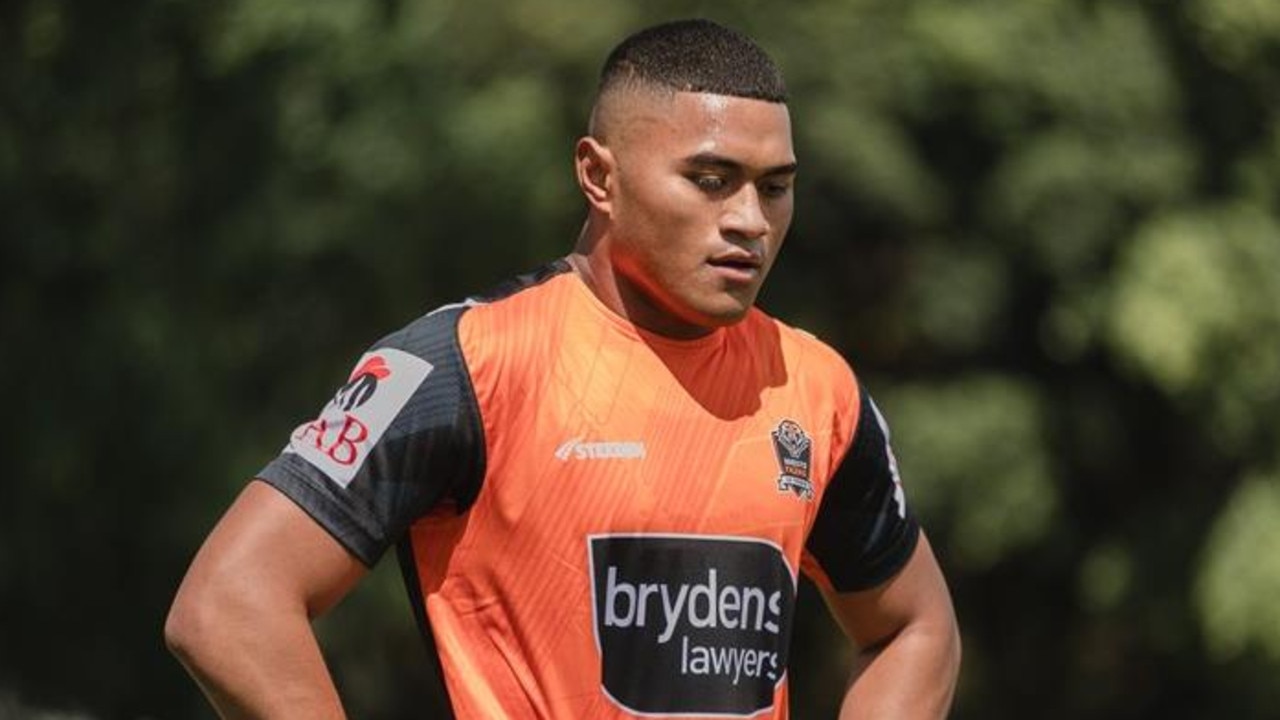 NRL 2025 Round 1 Preview: Tigers' Star Players vs. Knights