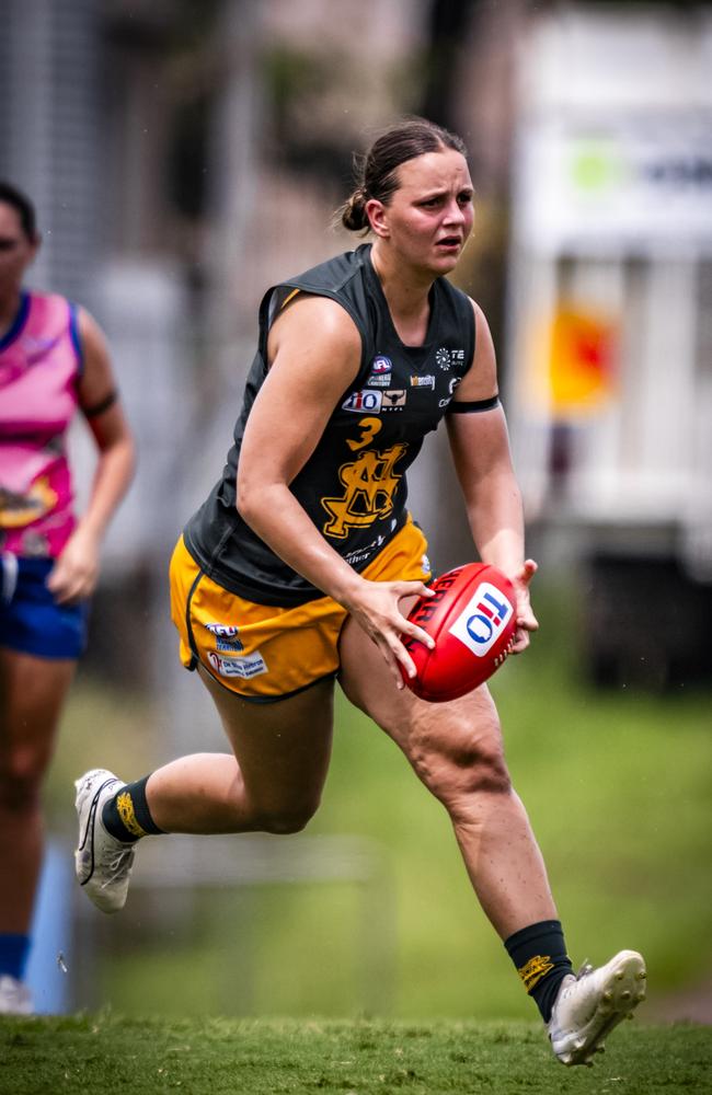 Danielle Ponter playing for St Mary's in the 2023-24 NTFL season. PIcture: Patch Clapp / AFLNT Media