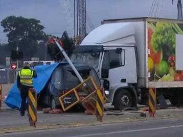 A woman has died after a truck and a van collided at the intersection of Manningham Rd and Bulleen Rd in Bulleen about 5.40am on Monday. Picture: 7NEWS