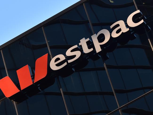 A view of the Westpac bank headquarters in Sydney on May 7, 2018.   Australian banking giant Westpac posted a seven percent jump in interim net profit on May 7, helped by improved results across all of its businesses and lower charges for bad debts. / AFP PHOTO / PETER PARKS