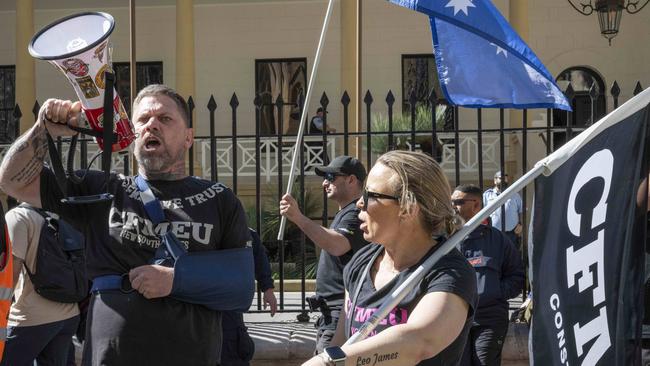 The protesters booded the Labor Party and hurled abuse at the PM. Picture:NewsWire/ Monique Harmer