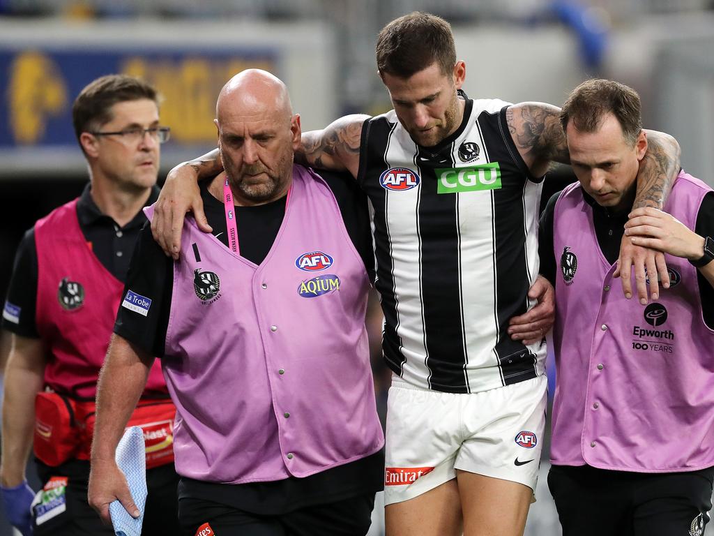 Jeremy Howe was helped off the field with a hamstring injury.