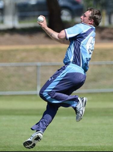 Brad Kremmer bowling for St Aidans Cricket Club.