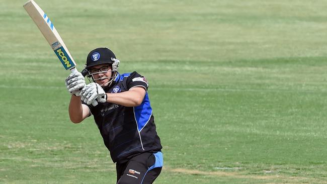 Elias Karageorgiou batting for Melbourne University. Picture: Andy Brownbill